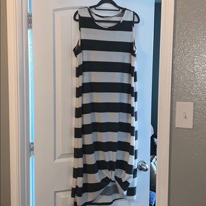 ee:some Sleeveless Maxi Dress, Lg